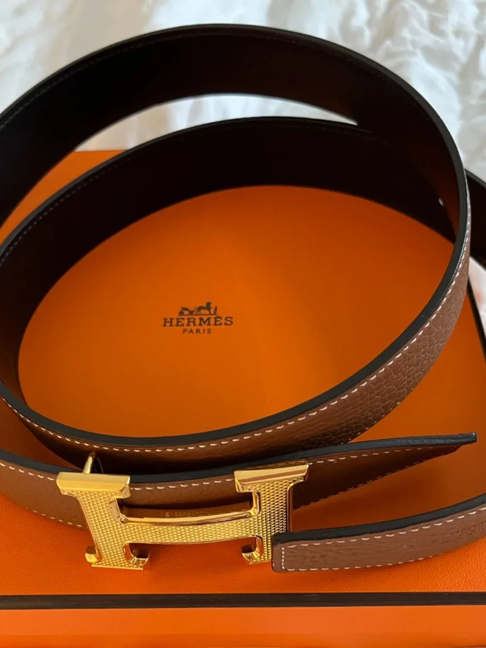 Authentic Hermès H au Carré reversible leather belt